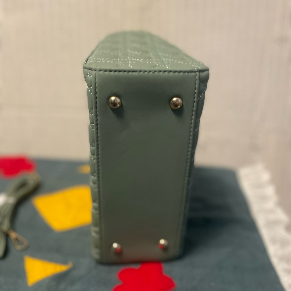 Fashion lady Bag PU leather, olive green color, New with dust bag, Sling - Picture 6 of 10